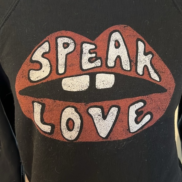 LIKE NEW SUPER SOFT BLACK ‘SPEAK LOVE’ LIPS SWEATSHIRT - SIZE SMALL - Picture 4 of 7
